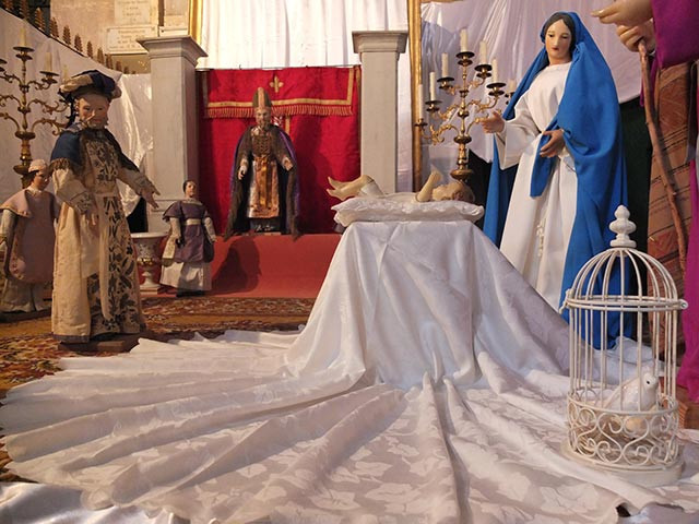 CRECHES BLANCHES ET CHEMIN DE SAINT-JACQUES CRECHES BLANCHES ET CHEMIN DE SAINT-JACQUES