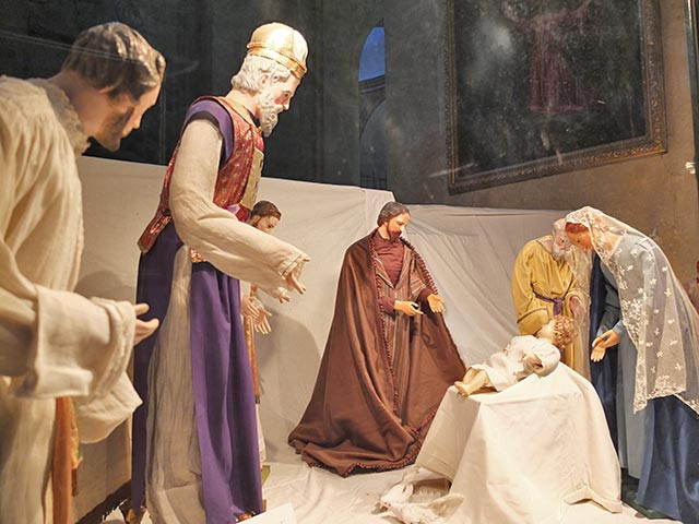 CRECHES BLANCHES ET CHEMIN DE SAINT-JACQUES CRECHES BLANCHES ET CHEMIN DE SAINT-JACQUES