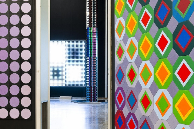 fondation vasarely peinture sortie balade aix exposition art aix en provence office de tourisme centrale de réservation