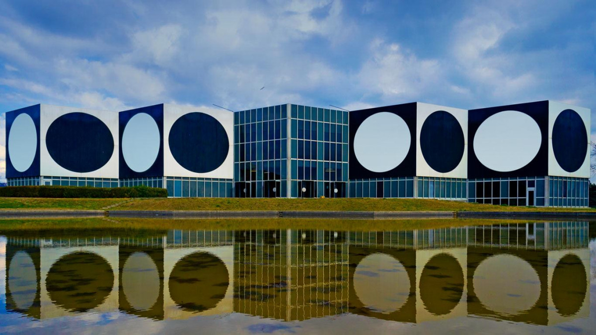 fondation vasarely peinture sortie balade aix exposition art aix en provence office de tourisme centrale de réservation