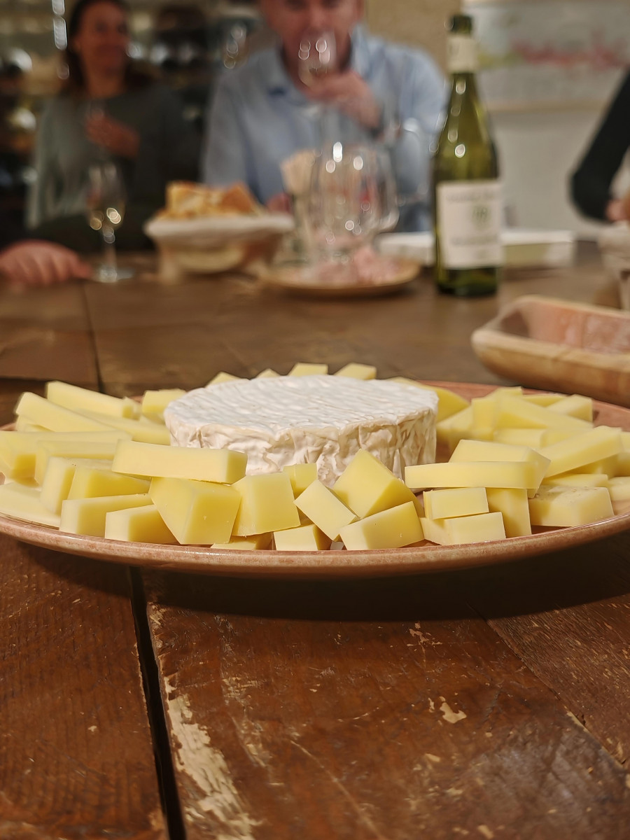 Tour de dÃ©gustations provenÃ§ales, fromages et vins