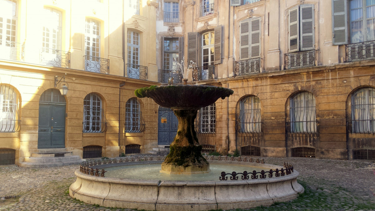 Visite guidÃ©e pÃ©destre : Places et fontaines, les joyaux du vieil Aix