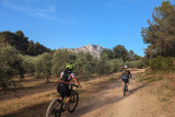 Cezanne et montagne Sainte Victoire en vélo électrique