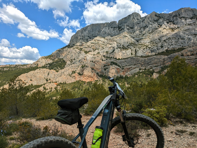 Cezanne et Sainte Victoire en vélo électrique