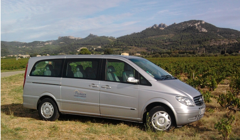 ENGLISH Aix en Provence City Tour with Wine & Cheese + bus wine tour