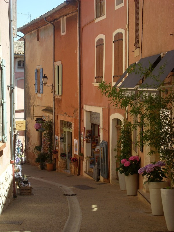 provencal street Aix en Provence tourist office  booking center 
